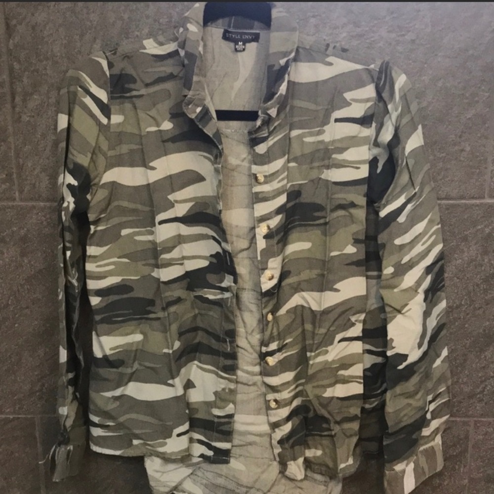 Style Envy button up top-camo